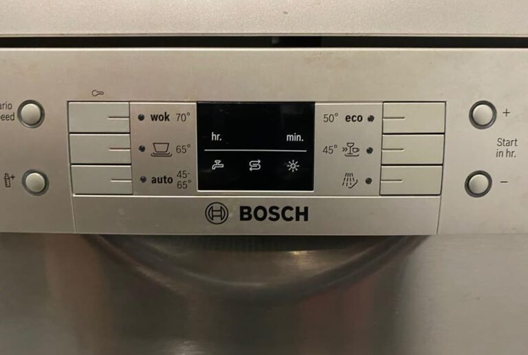 Bosch Dishwasher Blinking Red Light – Causes & Fixing Methods